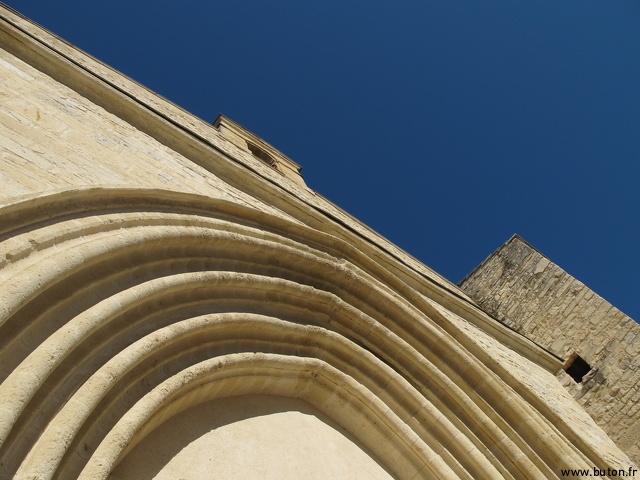 Eglise de Calvisson - Eglise de Calvisson.JPG Eglise de Calvisson.JPG