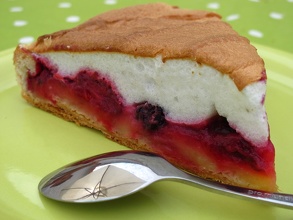 Tarte au citron & fruits rouges merringuée