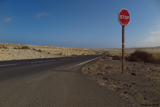STOP, Désert.JPG