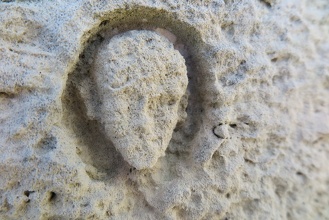 Sculpture sur pierre de phare