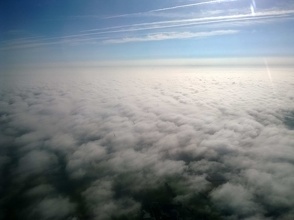 Au dessus des Nuages et des éoliennes